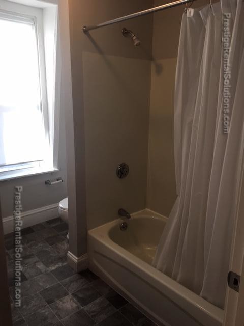 Building Photo - 172 Bigelow St