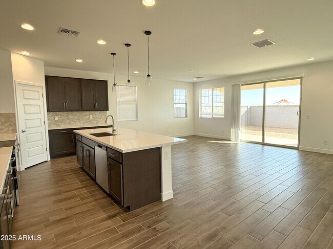 Building Photo - 10203 W Crittenden Ln