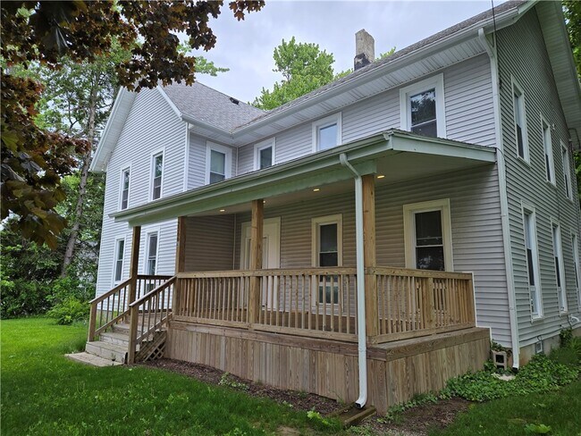 Building Photo - 2366 Spencerport Rd