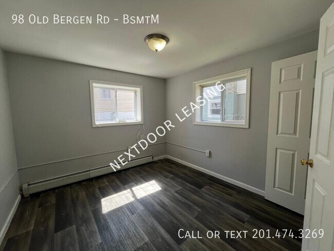 Building Photo - 98 Old Bergen Rd