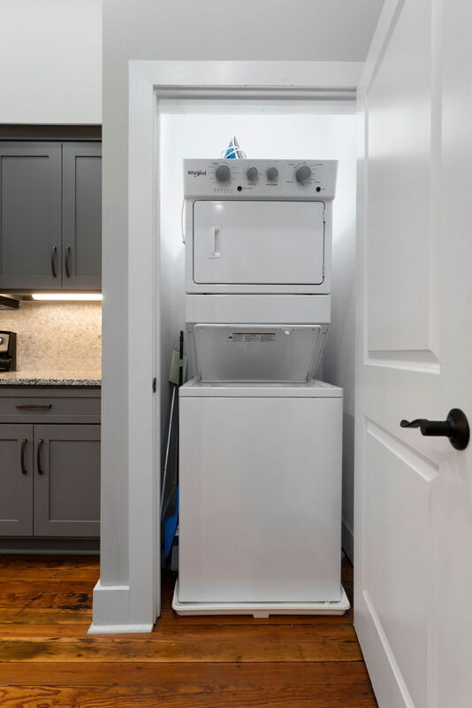 Building Photo - 10 W Main St