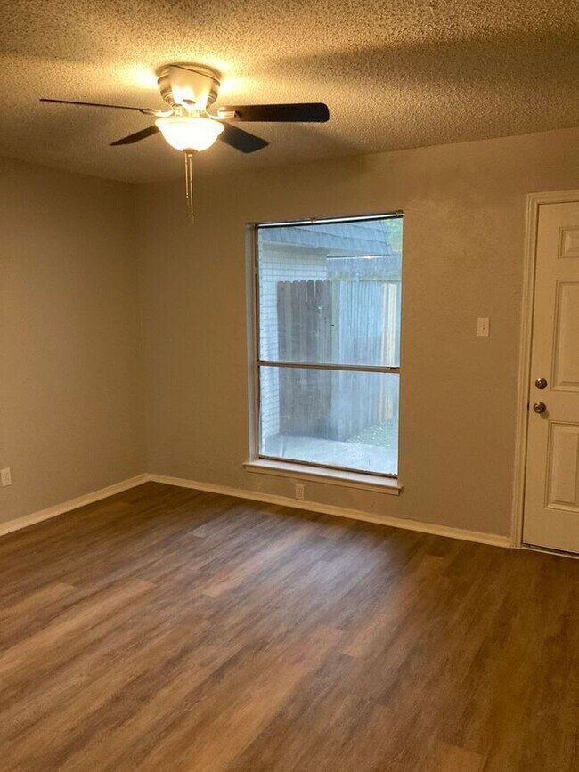 Building Photo - 1770 Belshire Ct