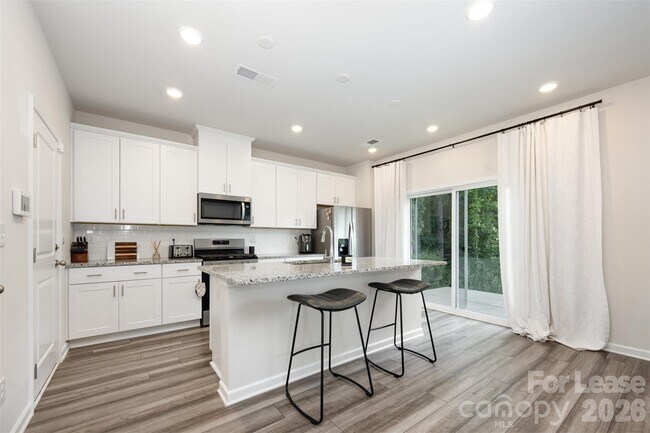 Building Photo - 1108 Harland St