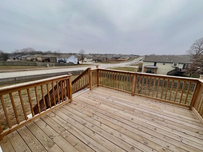 Building Photo - 3 Bed | 2.5 Bath | 2 Car Split Level Home in Belton