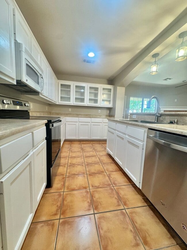 Building Photo - COMING MARCH 2026!! Beautiful 3-Bedroom Home Near Goodfellow AFB!