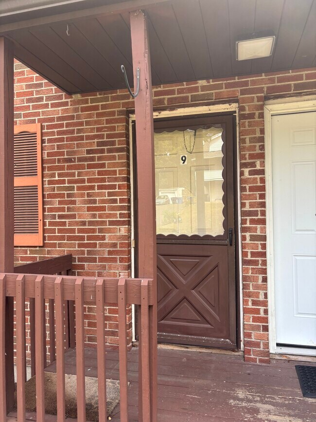 Building Photo - 263 Perkins Ave