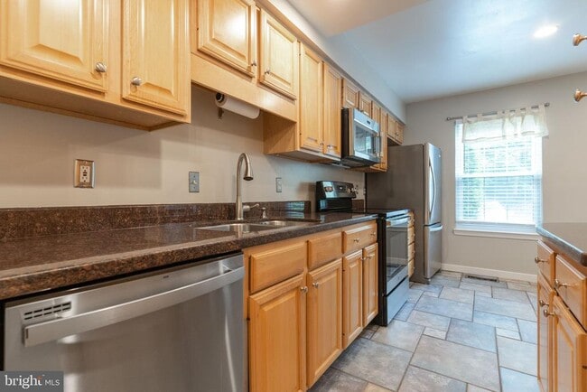 Building Photo - 6414 Old Scotts Ct