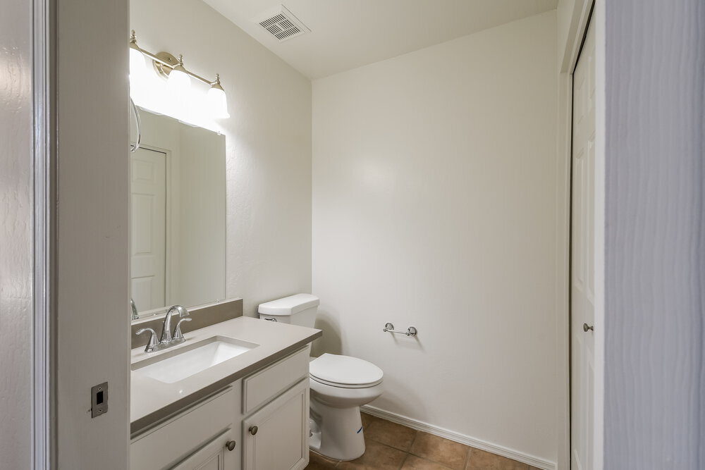 Building Photo - 2345 E Gelding Dr