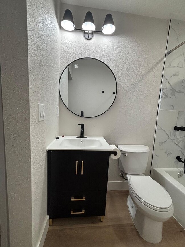 Building Photo - Fully Remodeled 3-Bedroom + Den Home for R...