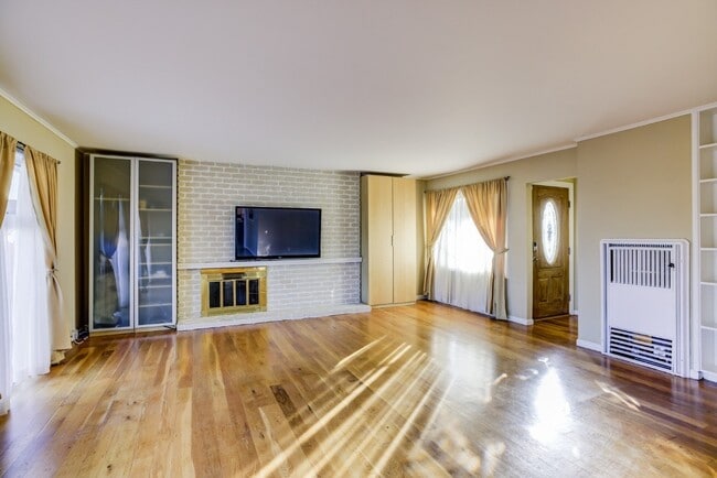 Building Photo - 13 Hermosa Ln