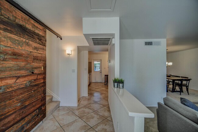 Building Photo - 8420 E Keim Dr