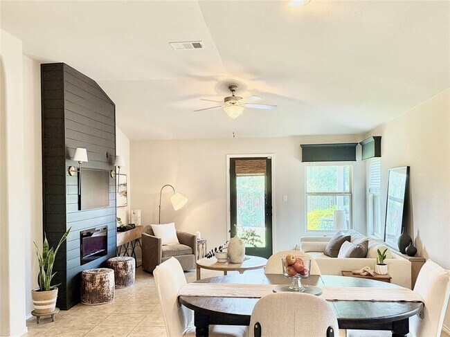 Building Photo - 408 Wincliff Dr