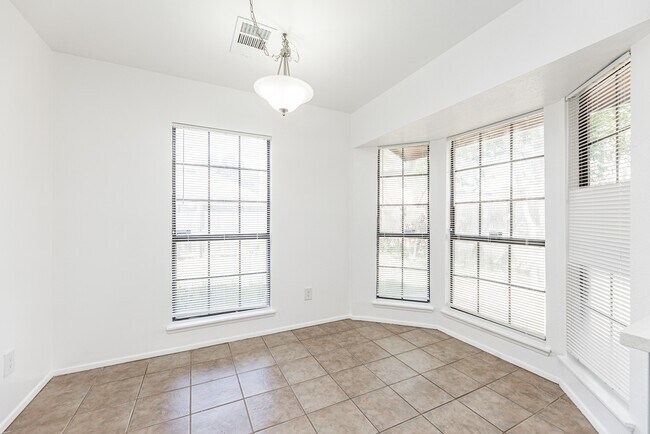 Building Photo - 16814 Kilwinning Dr