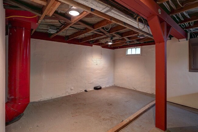 Building Photo - 2 Bed, 2 Bath Home in Historic Birchwood Neighborhood