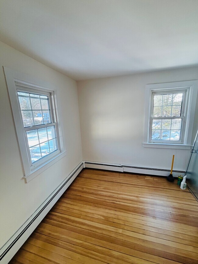 Building Photo - 154 Hegemans Ln