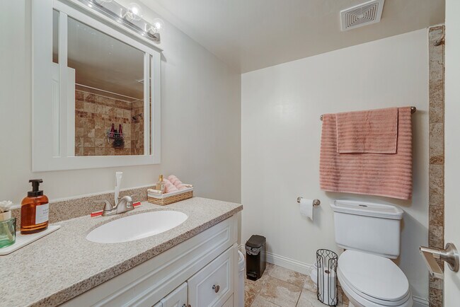 Building Photo - 7117 W 93rd St