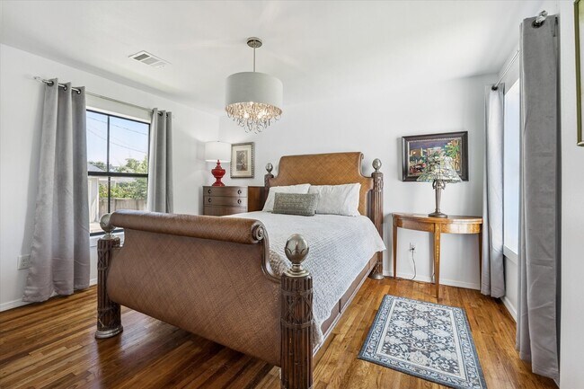 Building Photo - 4710 Edison St