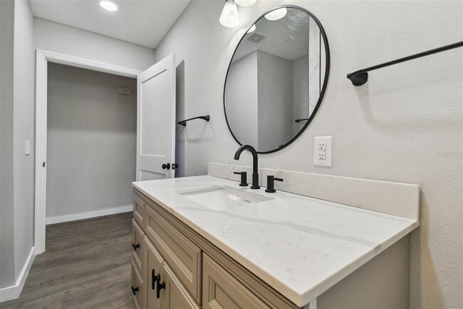 Building Photo - 535 W Palmeden Dr