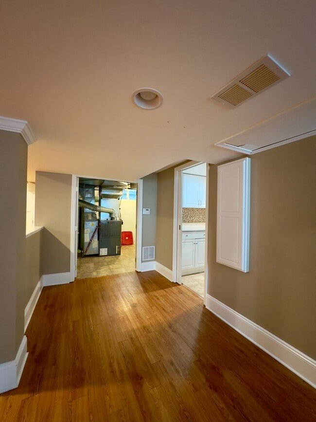 Building Photo - 115 E Northern Pkwy