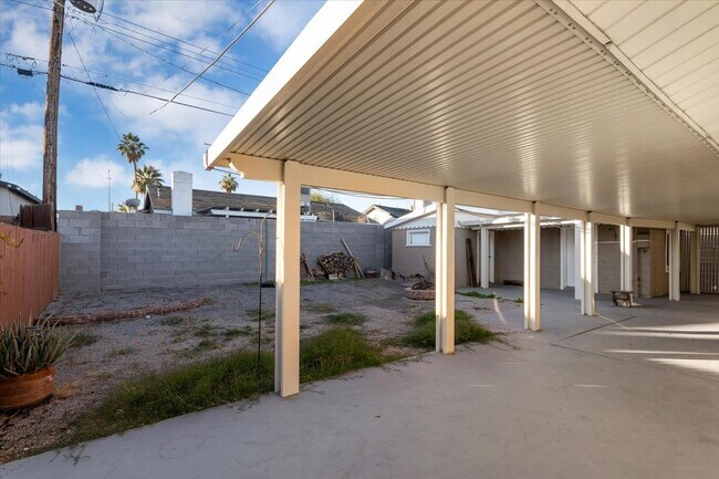 Building Photo - 2008 Franklin Ave