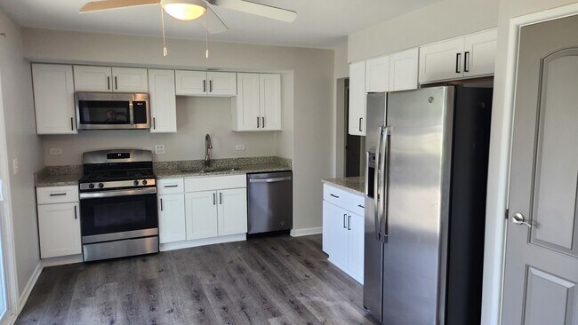 Building Photo - 418 Assembly Dr