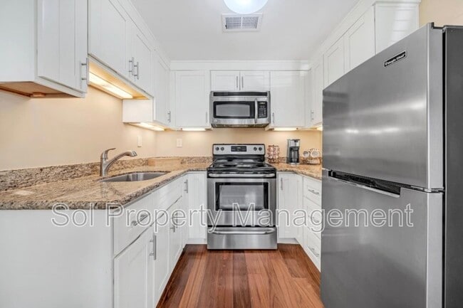 Building Photo - 20800 Locust Dr