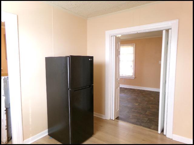 Building Photo - 920 S Elm St