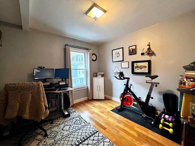 Building Photo - 170 I St