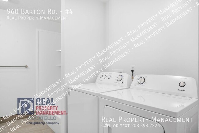 Building Photo - Brand New 3 Bedroom 1 Bath Apartment - Pet...