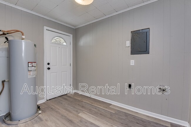 Building Photo - 3330 Young Forest Dr