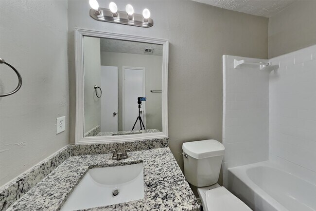 Building Photo - 10439 Lazy Meadows Dr