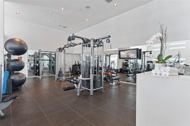 Building Photo - 1040 Biscayne Blvd