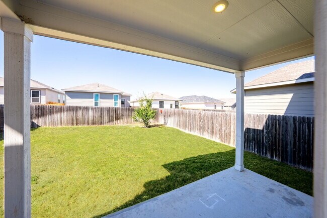 Building Photo - A Bright and Spacious Home Designed for Co...