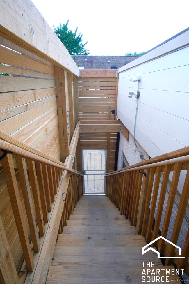 Building Photo - 260 Lake St