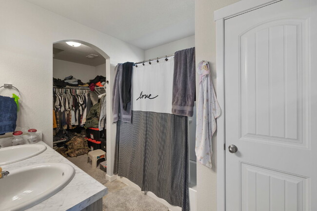 Building Photo - Modern 3 Bed Townhome with Garage – Water ...
