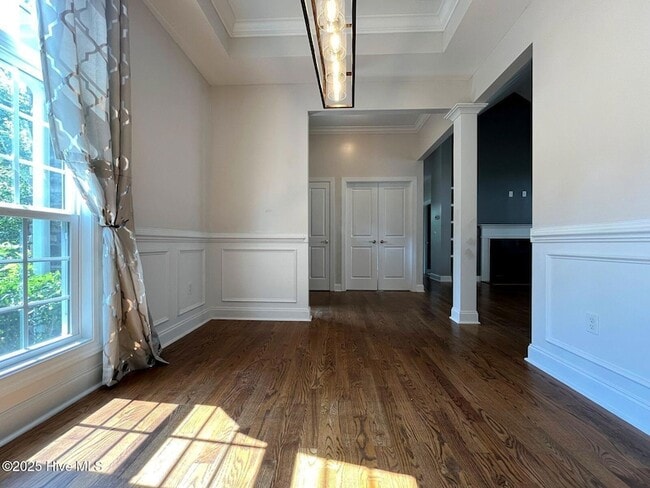 Building Photo - 145 Wayland St