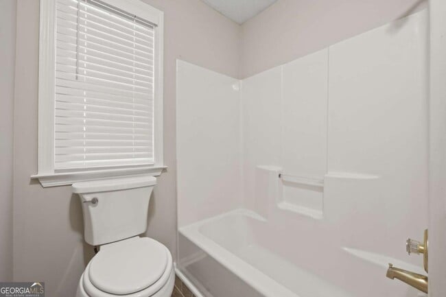 Building Photo - 2339 Leacroft Way