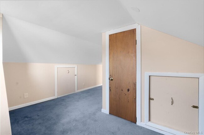 Building Photo - 48 Quaker Hill Rd