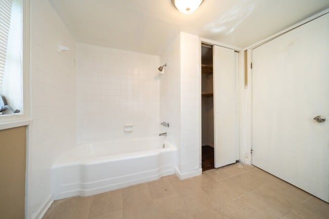 Building Photo - Rare Find Rock Creek – Space, Style & Storage!