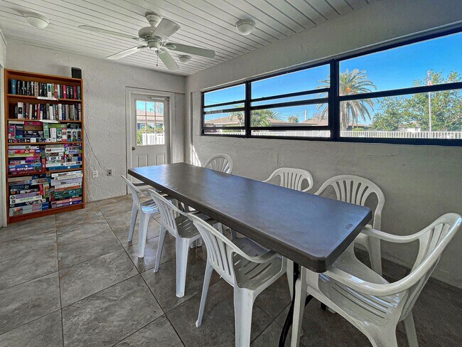 Building Photo - FURNISHED! 2BD/2BA/1CG in Vivienda West - a 55+Community