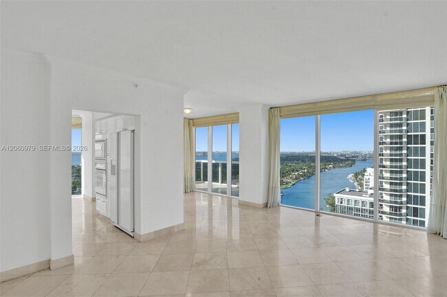 Building Photo - 4775 Collins Ave