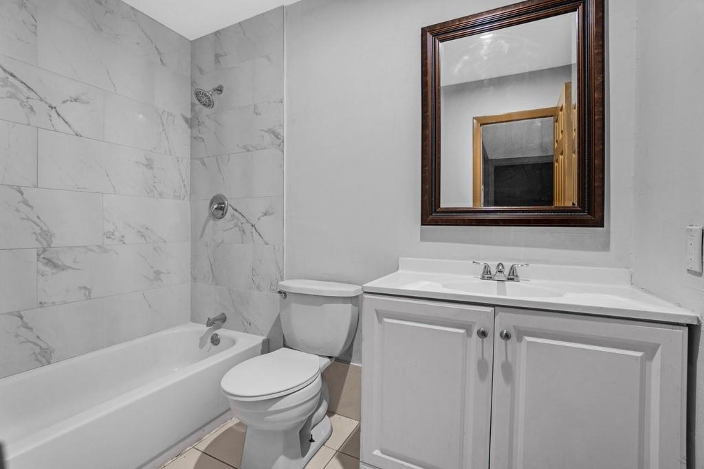 Building Photo - 2424 NW 39th Way