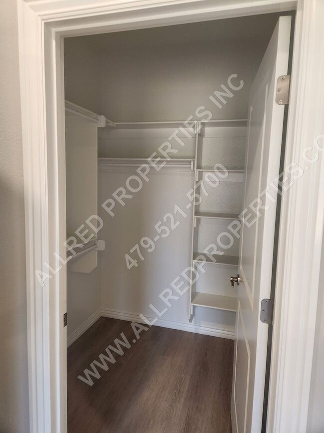 Building Photo - POIGAI ESTATES: BRAND NEW