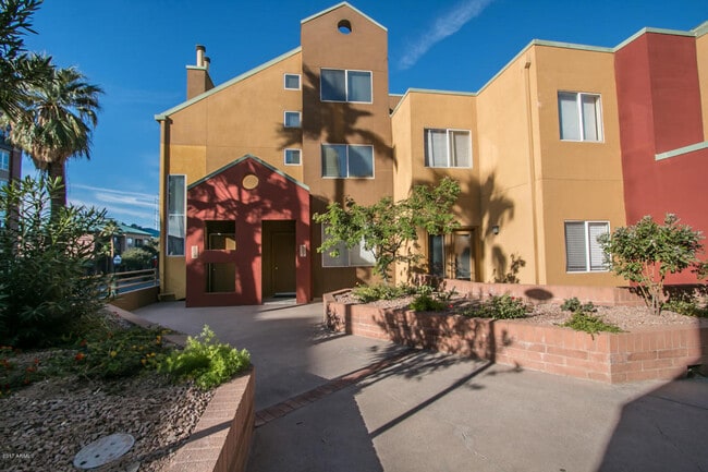 Front door entrance - 154 W 5th St