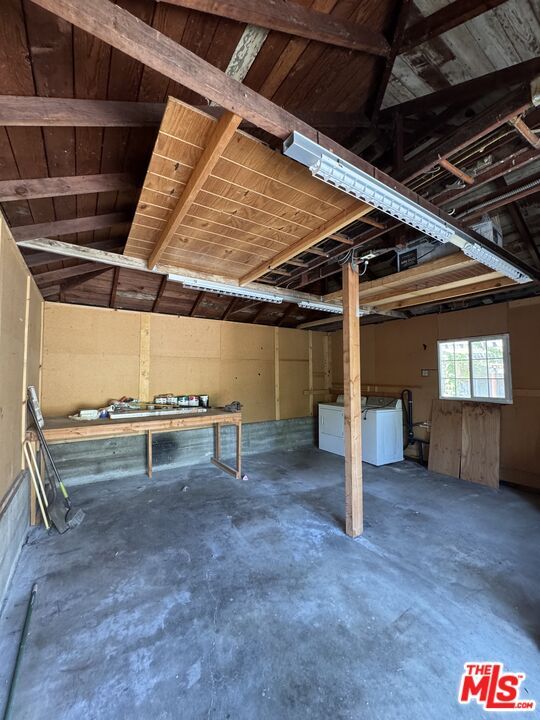 Building Photo - 368 Entrada Dr