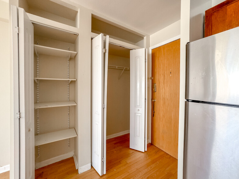 Building Photo - 4180 N Marine Dr