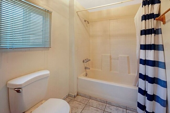 Building Photo - Coming Soon - Charming, Spacious 1Bdrm/1Ba...