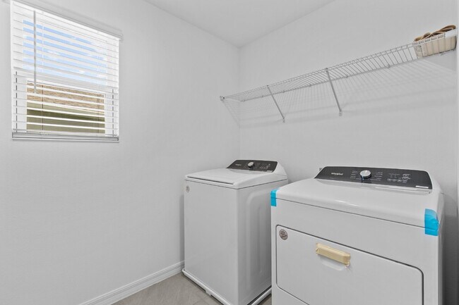 Building Photo - Spacious 4-Bedroom Home with Loft, Office & Private Backyard
