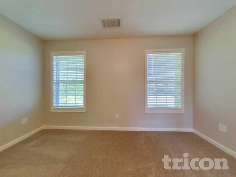 Building Photo - 1055 Crown Landing Pkwy