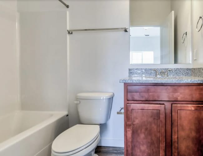 Building Photo - Stylish Townhome with Room to Relax & Ente...